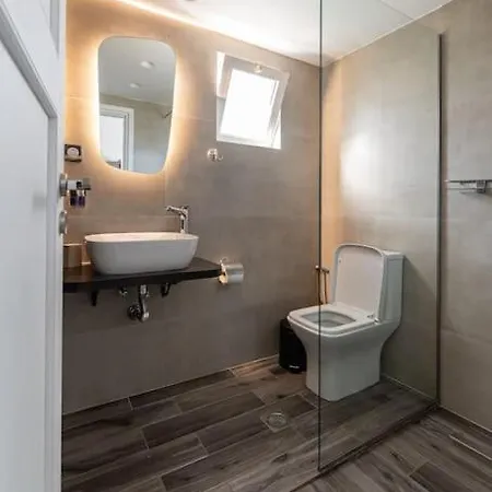 Elegant Fully Equipped Apartment Near City Centre Iraklio Exterior foto